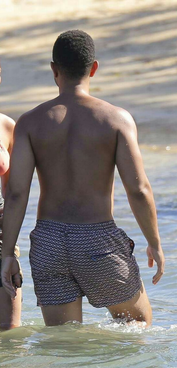 lamarworld:  singer John Legend ’ s juicy ass 