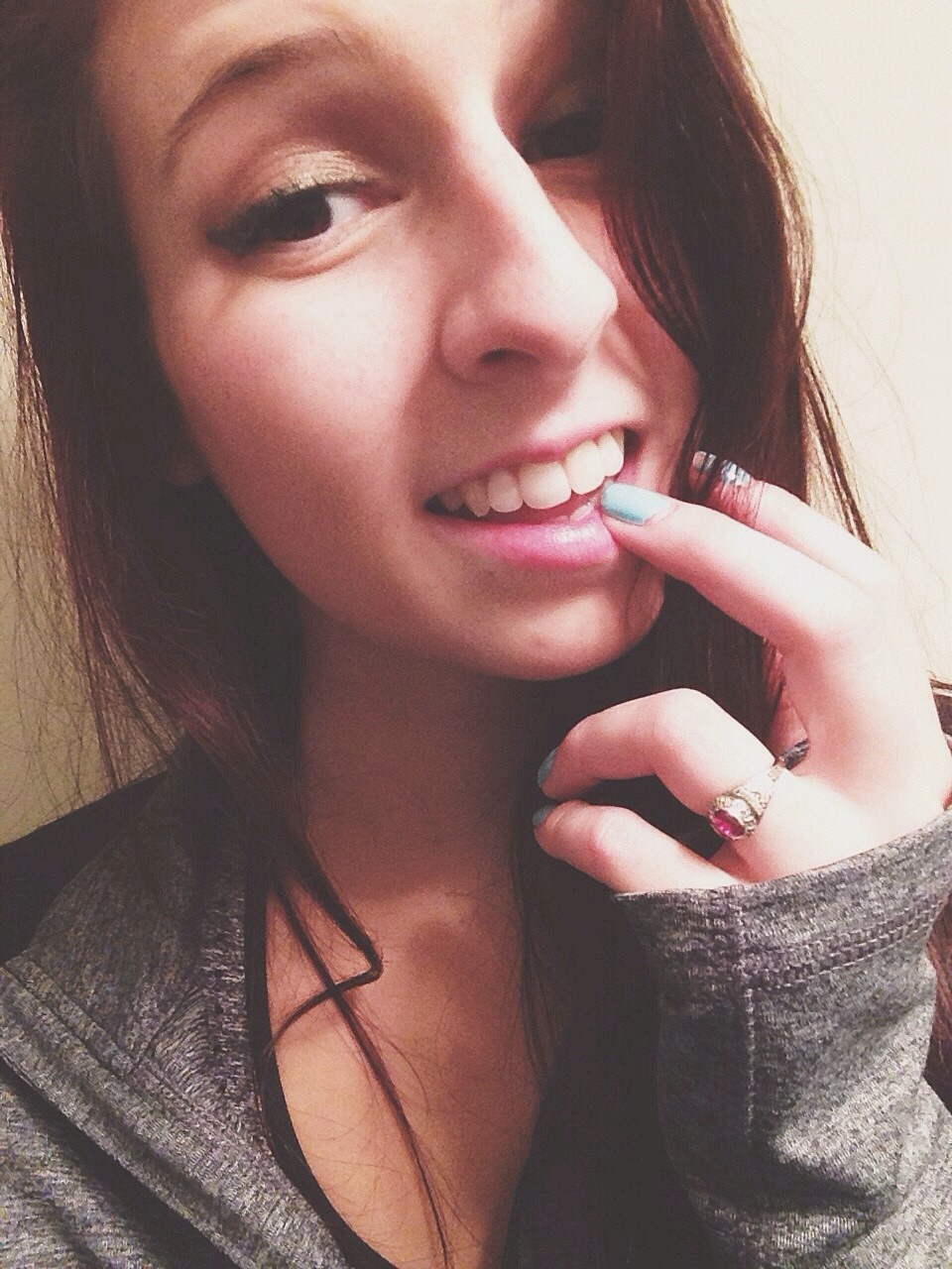 bewwbs:  Friday night chillin’ 🐼