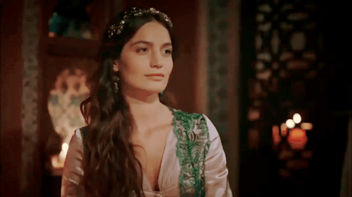 Sultans And Their Colorful Clothes + Fahriye Sultan Wears A Light Pink Caftan And A Patterned Tulle In