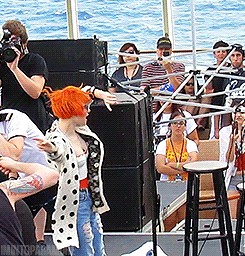 istillloveparamore:  Person: What’s so special about Parahoy?Me: