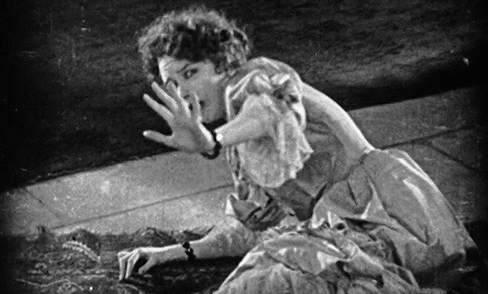cryptgal:The Phantom of the Opera directed by Rupert Julian, 1925