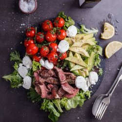 justyummyrecipes:  The ultimate steak salad
