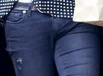 iusedtobeabaker:  HARRY’S THIGHS LOOK SO THICC I’M DEAD