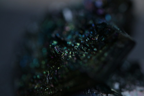 dovewithscales:90377:Unedited macro shots of a silicon carbide crystal (carborundum)tumblr | Instagr