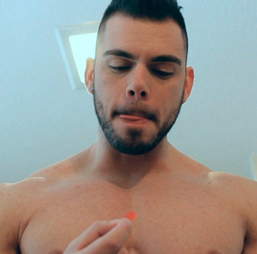 tobeygrant: Fattening up and destroying that ripped body one burger at a time!
