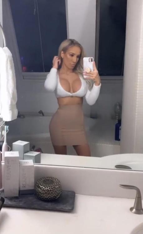 IG Model tight outfit
