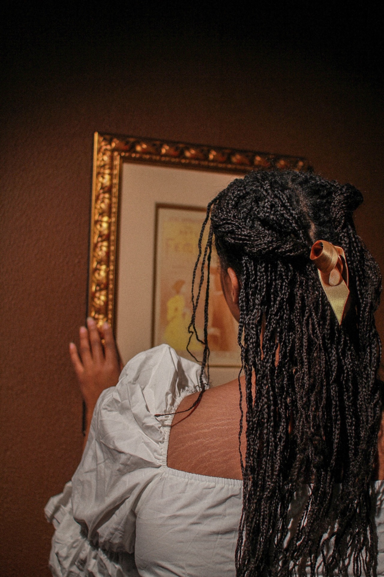 luxus-aeterna:“Appreciating les arts de la femme…” self portrait January 2021. Wanted to highlight more hair and skin textures in this aesthetic.IG: iridessence | support 