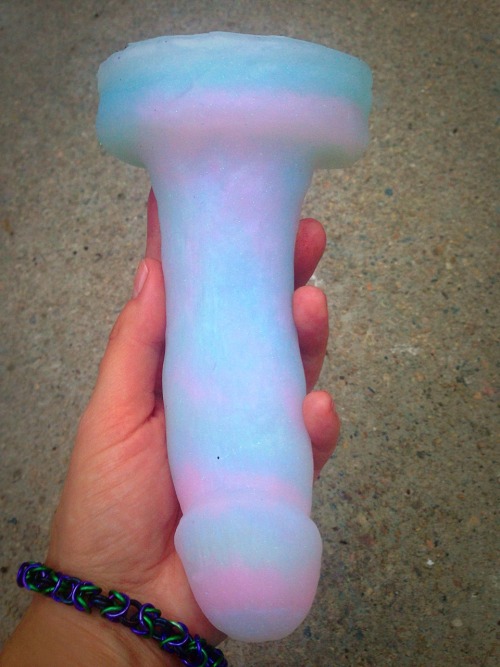 calibrownsugar:  big-sugar:  tailsnportholes:  Softly glowing opal, I’ll get glow pics tomorrow! (It’s raining.)  Available!!!   https://www.etsy.com/listing/246981245/the-male-neried-glowing-opal   Very pretty   If only real dick looked magical like