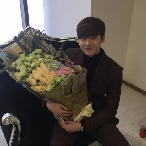 boyfriend; lee jongsuk
