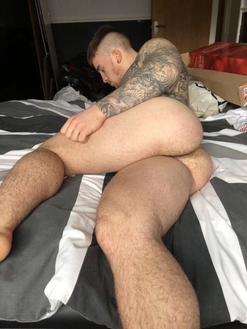 butt-boys: Hotttt!! REAL ACTIVE AND NAKED MILITARY MEN right here.