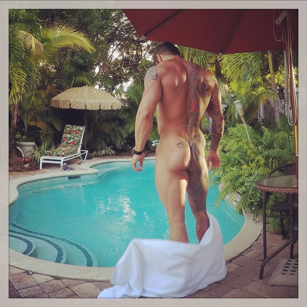 malefeed:   tankjoey: #toweltuesday in paradise 😎 #inkedmuscle #inkedguys #inked