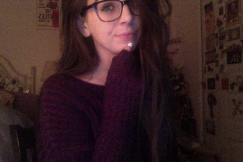 literallyrad:honestly….me in glasses is so cute