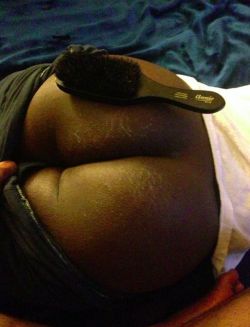 blackdomesticdiscipline:  Them wave brushes are powerful!  