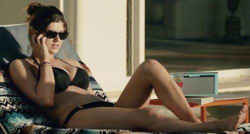 busty-babez:  Alexandra Daddario [San Andreas screenshot] http://ift.tt/1OUTjZX