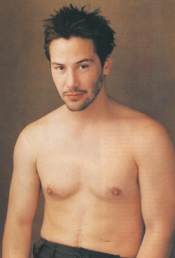 a-state-of-bliss:Vanity Fair Aug 1995 - Keanu