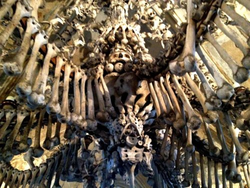 aussiegrunt:  Sedlec Ossuary. Kutna Hora, Czech Republik when there’s no more room in hell the dead will walk the earth when there’s no more room in the ground the dead will be piled high. to solve the problem of over-crowded cemetaries, the dead
