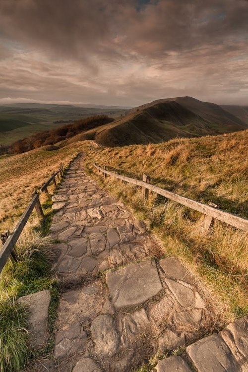 Mam Tor hill path, Derbyshire / England