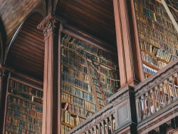 embergale:  steampunktendencies:  Trinity College Library- Dublin- Ireland. Photo by Beth Kirby  @xanelen 