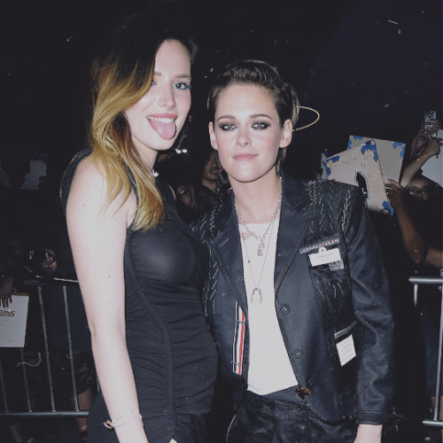 bellathorvne: Bella Thorne &amp; Kristen Stewart - pose together at ArcLight Hollywood in Hollyw