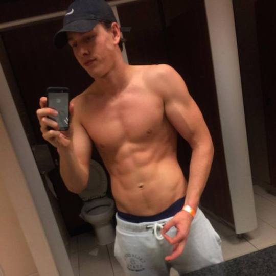 manculture:  Harris Dickinson