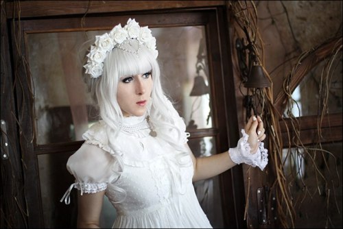 Photo by Dr. Watari Blouse - Alice and the piratesJSK - Baby the stars shine brightWristcuffs - Putu