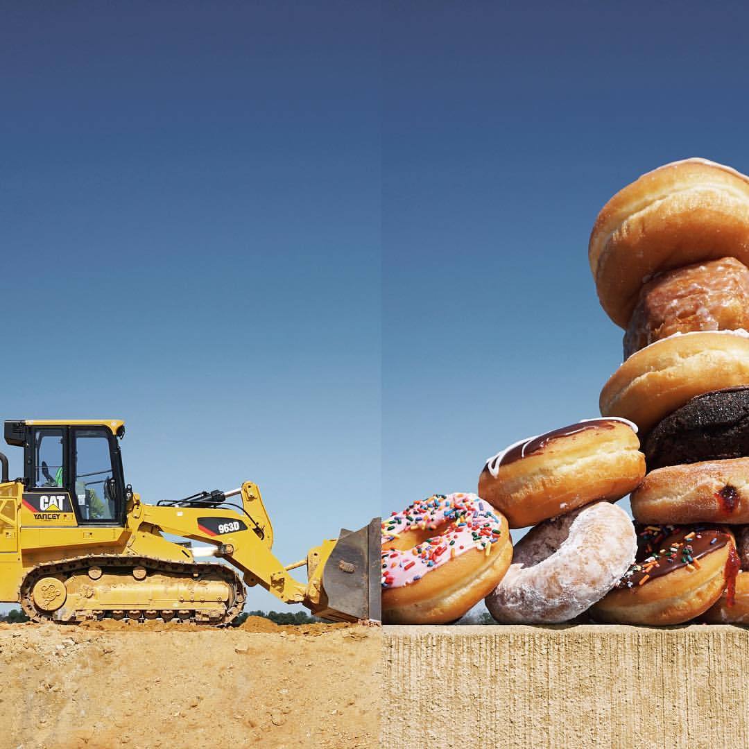 smcmennamy:
“front loader + donuts 🍩🚜
just preparing for national donut day (which is tomorrow). #combophoto
”