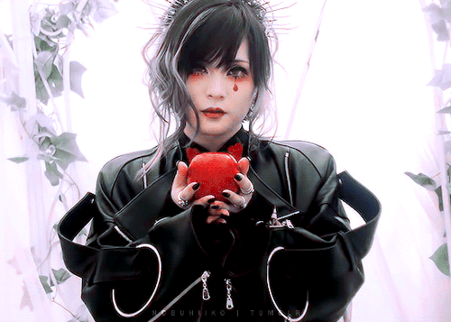 BLOODY KISS - LOSEDEN VISUAL PRISON Artist PV