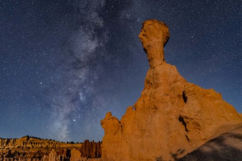 In Utah, Bryce Canyon National Park’s high elevation, clean air, and remote location create some of 