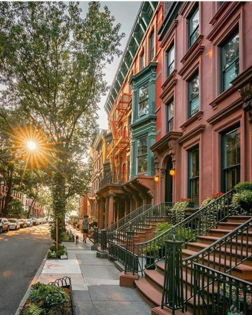 newyorkcityfeelings:  Brooklyn Heights, NYC 📷 Sidney C. @212sid