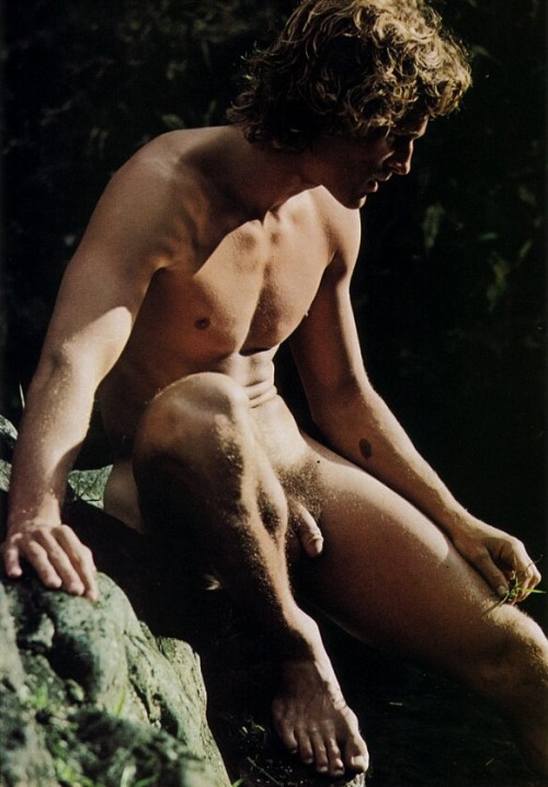 indianatractorboy: http://indianatractorboy.tumblr.com/archive  Natural man.