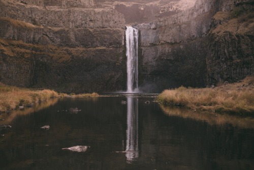 peterjschweitzer: We couldn’t sleep, so we left in the dark and drove out to Palouse Falls. As