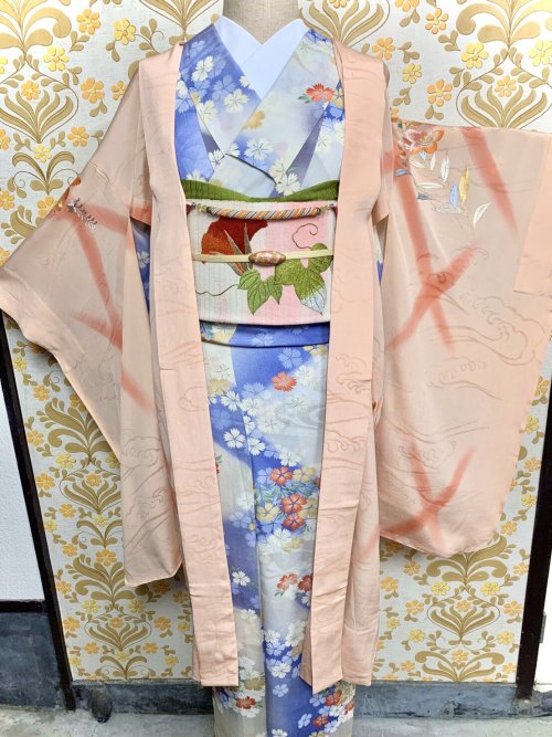 Light and flowy antique summer haori(a style getting rarer and rarer nowadays), with embroidered nad