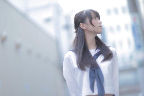 namiyorirobinha: ふとん/立花はる ‏@hu_ton_ 20160305　00：23JK2の17歳です #制服載せたらブァーって拡散されてフォローがいっぱい来るって聞