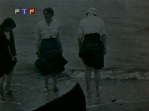 Anastasia, Olga, and Maria wading at Sebastopol in the Crimea | 1916. 