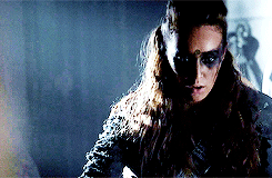 keepcalmimspidey:commandrlexa-blog:Commander Lexa + Sky People have no chillthis