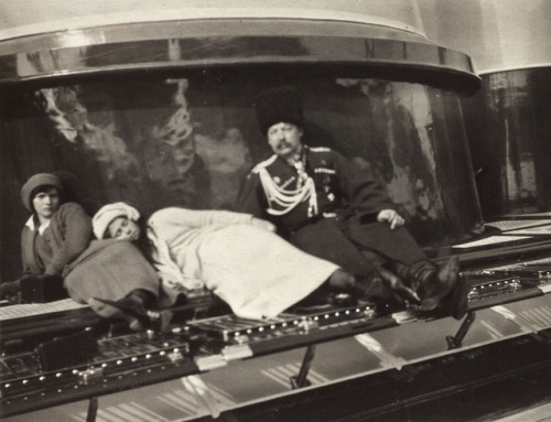 imperial-russia:Lazing around: Grand Duchess Maria Nikolaevna resting against her elder sister Grand