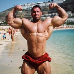 whitepapermuscle:Kevin Wolter