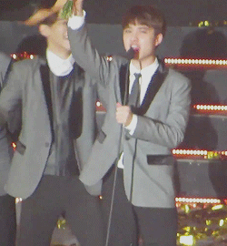 exoxoolf: beautiful chensoo moment during SMA15 