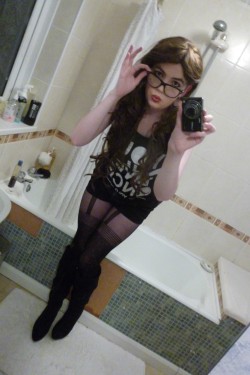 lucy-cd: Pictures New tights, prefer my stockings but this is still a cute outfit &lt;3 