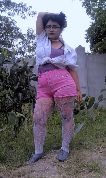 resin-lips:  SHUTTING IT DOWN 2014 to purchase this cute twee button up -> trashbratvintage.bigcartel.com to keep yrself updated with new items and pop up shop events -> facebook.com/trashbratvintage my ig / twitter: sikarette xoxo rip resin-lips