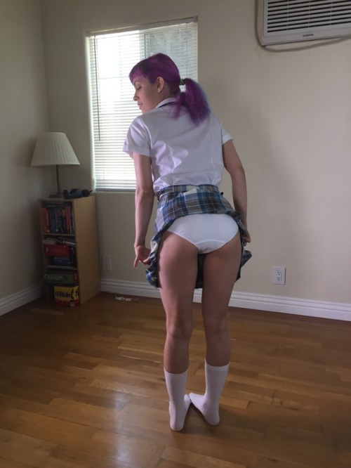 Sex alexinspankingland:Some BTS from today’s pictures