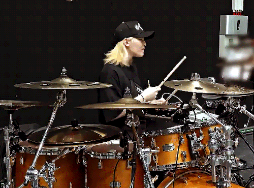 Drummer Woozi 