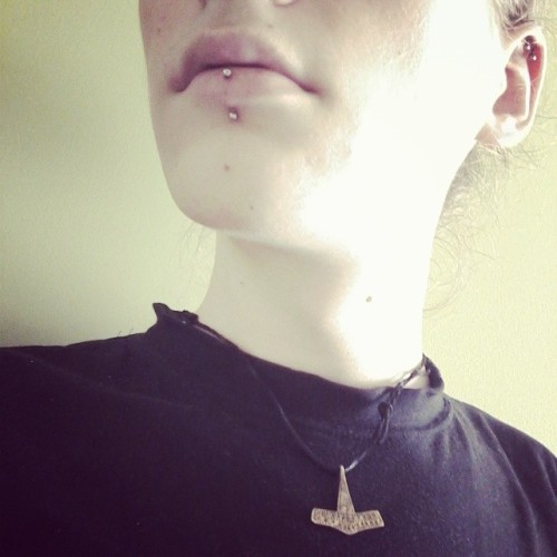 Ooops, I think I got a vertical labret in porn pictures