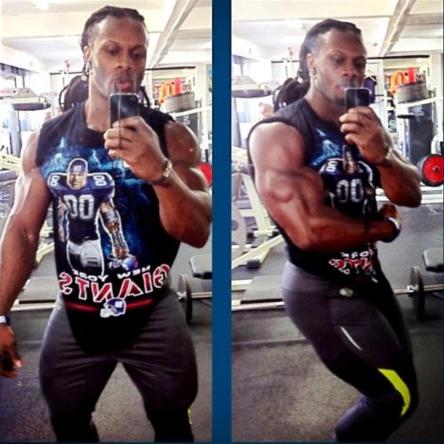 fcsdtrmntn:  Can’t get enough of looking at this dude…and his d*ck print is the truth…. 