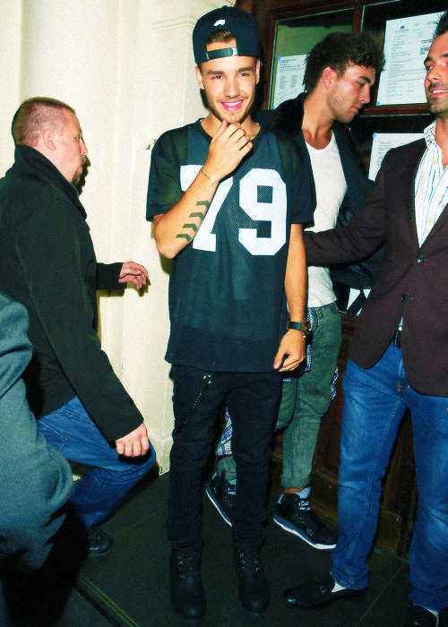 liompayne:  liam @ funky buddha 29|08|13         