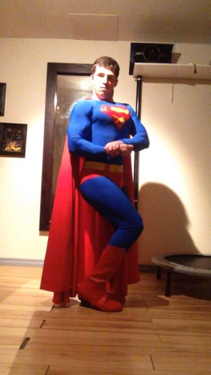@jjmanofsteel looking fine in his supes outfit :)