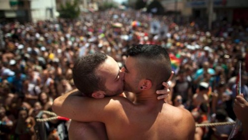 thegaydarradar:  Happy first day of pride