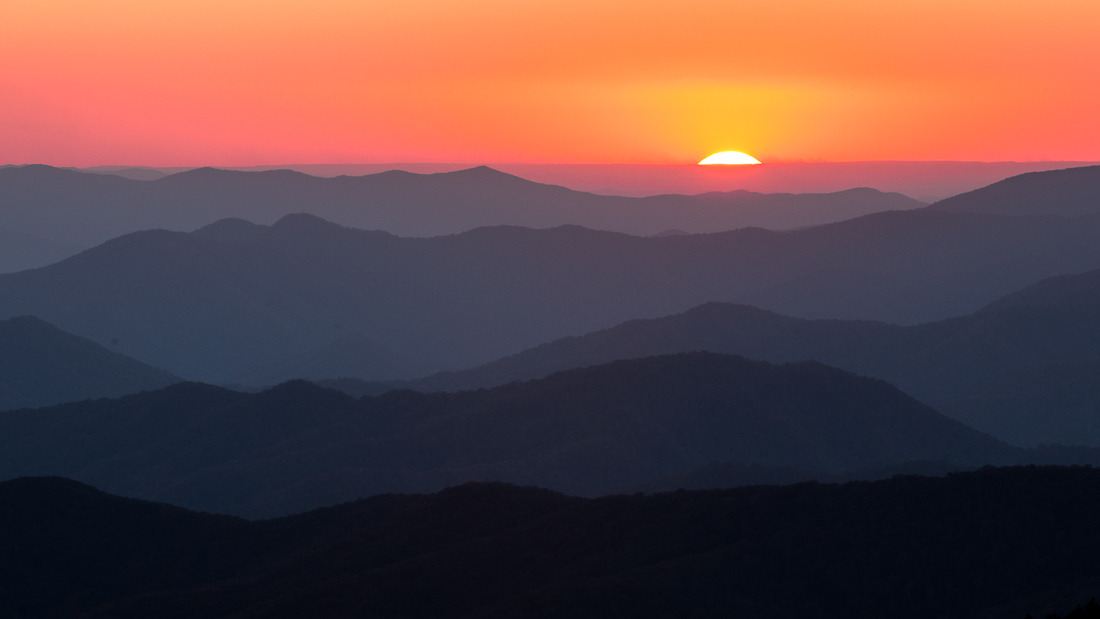 circlecityscene:
“  - Blue Ridge Mountain Sunset -
Great Smoky Mountains National Park - Tennessee USA
Image & content copyright © Servando Gómez / www.circlecityscene.com 2010 onwards. All Rights Reserved
”