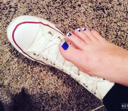 prettyfeetfan: Yes, you can smell shoes after walk