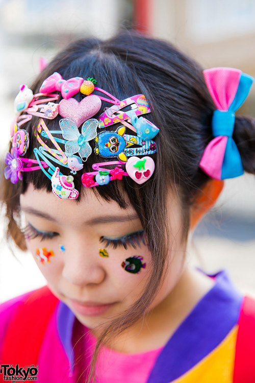 Sasakure on the street in Harajuku wearing a colorful decora look featuring items from ACDC Rag, 6%D